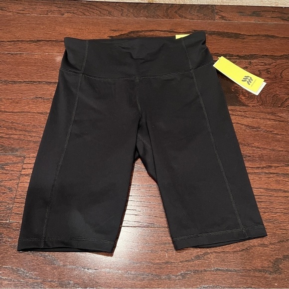 ALL IN MOTION Women’s Black Contour Power Waist High Rise 10.5” Shorts NEW - Picture 1 of 4